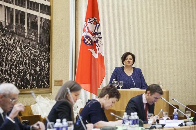 Seimo pirmininkė ragina rengti lietuvių grįžimo programą