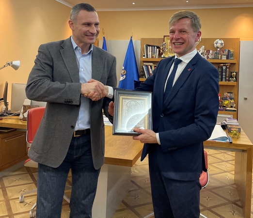 Vilnius ir dar keturi miestai kreipėsi į JTO: užtikrinkite neskraidymo zoną virš Ukrainos