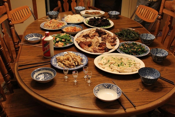 Kinų restoranuose nelegalūs darbuotojai algas gaudavo grynaisiais
