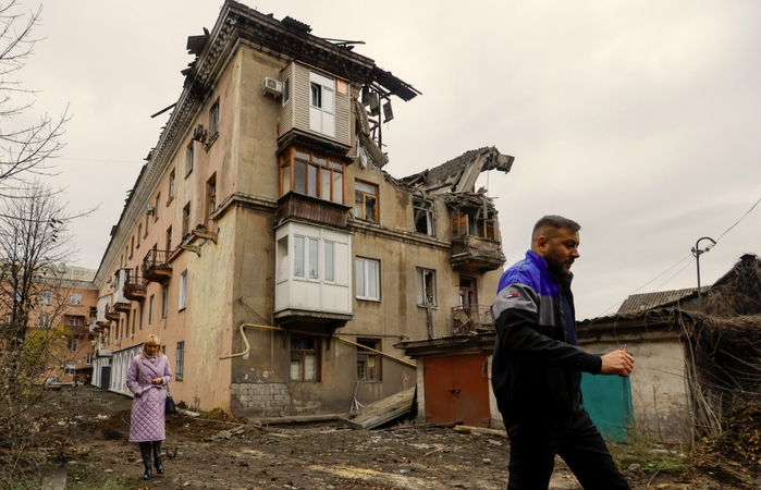 Ukraina rengiasi sunkiai žiemai: dovanų gavo 700 generatorių