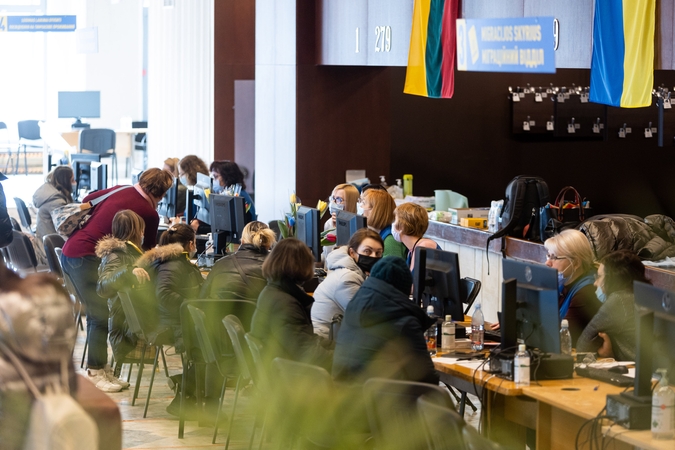 Lietuvoje jau dirba 2,4 tūkst. karo pabėgėlių iš Ukrainos