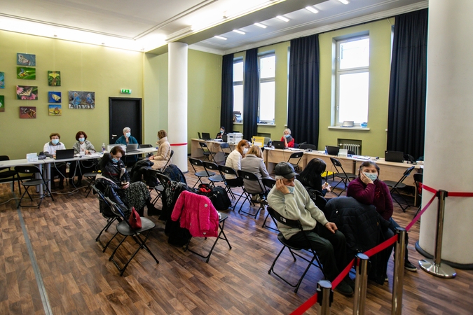 Karo pabėgėlių registracijos centruose darbuosis 290 valstybės tarnautojų