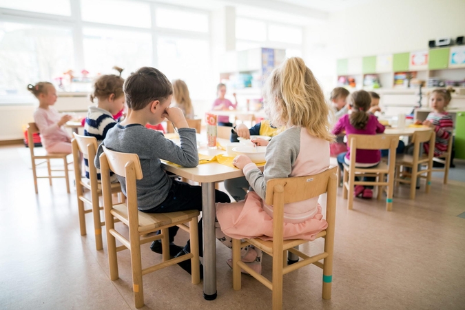 Penktadalis naujų COVID-19 židinių – švietimo įstaigose, ieškoma, kaip juos valdyti