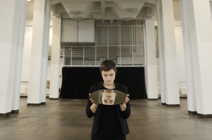 R. Auškalnytės videoinstaliacija „Pranašas ir pranašo mirtis“ (2021).