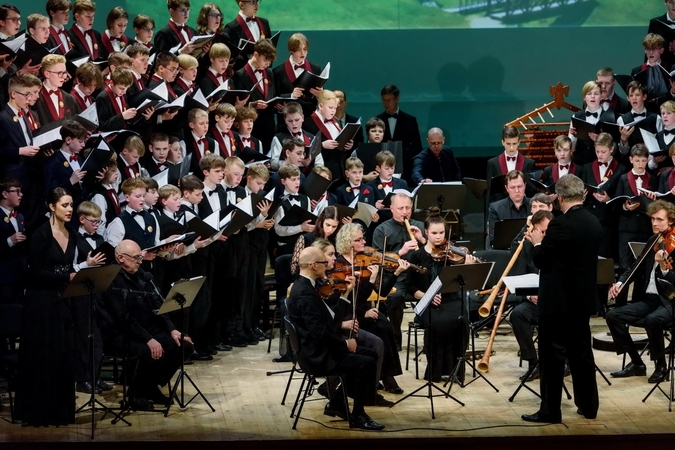 C. Saint–Saënso „Kalėdų oratorija“ suvienijo beveik 200 atlikėjų.