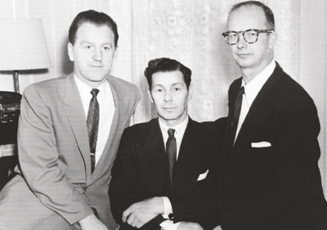 Veikla: Lietuvos jūrininkų sąjungos užsienyje valdybos nariai M. Slabšys, R. Vilčinskas-Vilkas ir A. Milaševičius Niujorke, 1954 m.