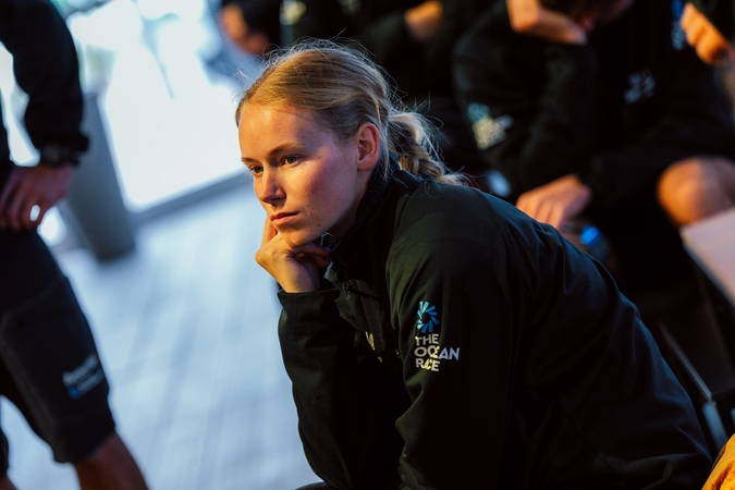 Susikaupusi: rimties akimirka prieš sudėtingas „The Ocean Race Europe“ varžybas.