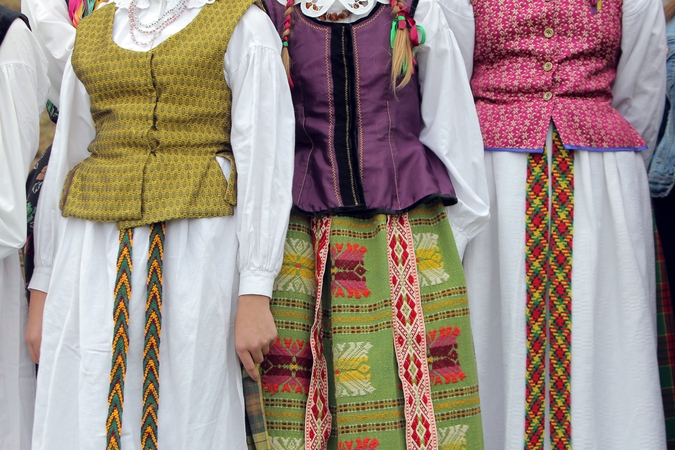Požiūris: folkloro atlikėjas – ne tik dainininkas ar šokėjas, jis – kultūros saugotojas.