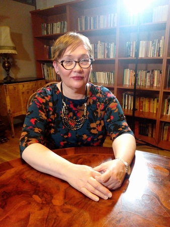 Pasaulio pabaiga: ekonomistė A. Maldeikienė melžia karves
