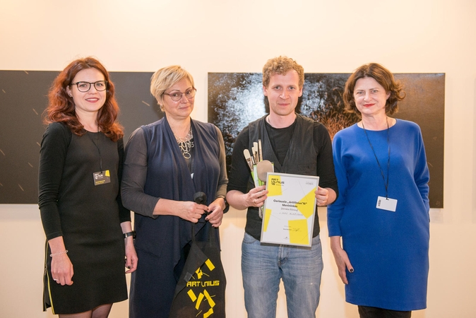 „ArtVilnius’16“ žiūrovai išrinko geriausius mugės menininkus