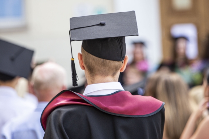 Ar apmokamos praktikos galėtų sulaikyti studentus Lietuvoje?