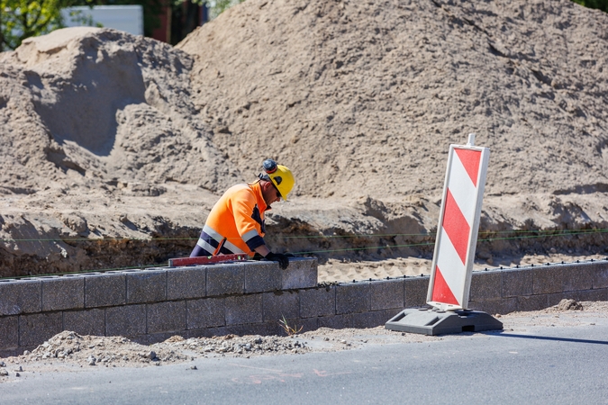 Valandos darbo sąnaudos per metus padidėjo 11,1 proc.