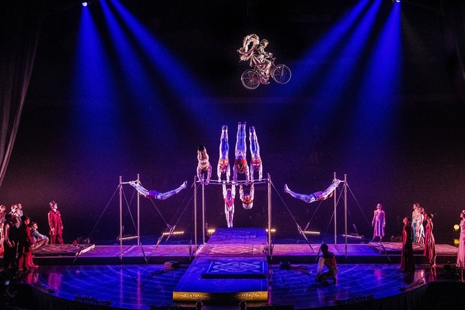 Žvilgsnis pro rakto skylutę: „Cirque du Soleil“ šou atskleidžia siužetą, kurio daugelis bijo