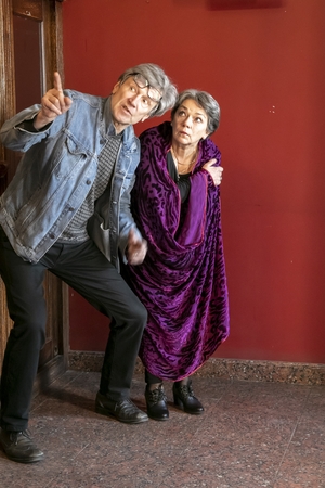 Teatro legenda S. Bareikis absurdo komedijoje į dvikovą kviečia žiūrovų ir savo ego