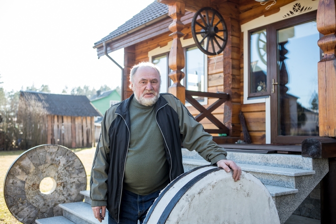 Laikrodžių kolekcininkas muziejų užleidžia karo pabėgėliams