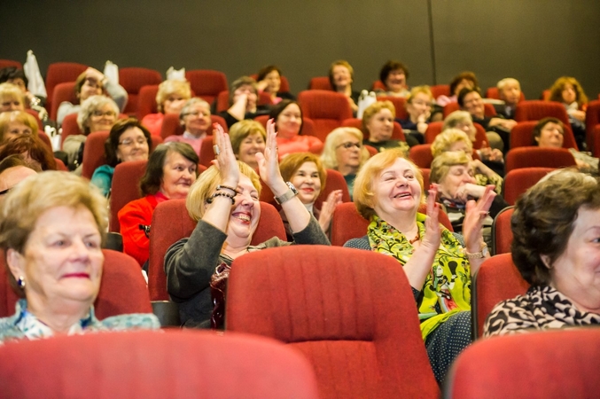 Motinos dienos proga – nemokamas filmo „Mažytė mama“ seansas