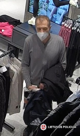 Iš parduotuvės „Nike“ pavogtos trys striukės: policija prašo padėti surasti įtariamąjį