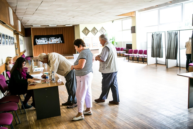 Dėl referendumo net keitė darbo grafiką