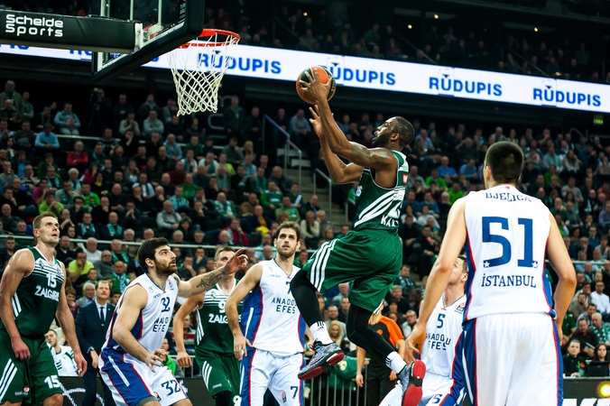 Itin nerezultatyviai žaidęs "Žalgiris" turėjo pripažinti "Anadolu Efes" pranašumą