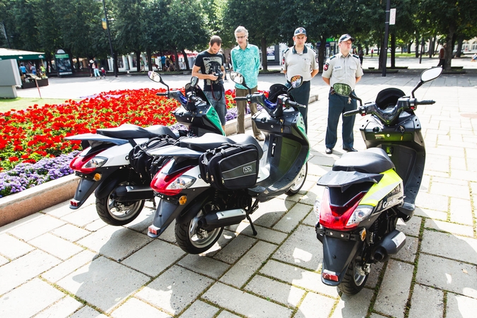Policininkams viešąją tvarką Kaune padės užtikrinti motoroleriai