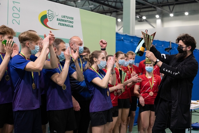 Kaune apdovanoti pirmeji Nacionalinės badmintono lygos čempionai