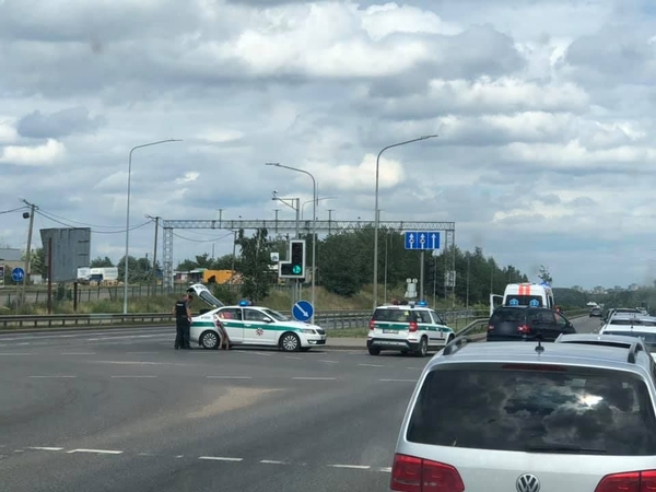 Sankryžoje prie Gariūnų partrenktas vyras: vairuotoja – neblaivi