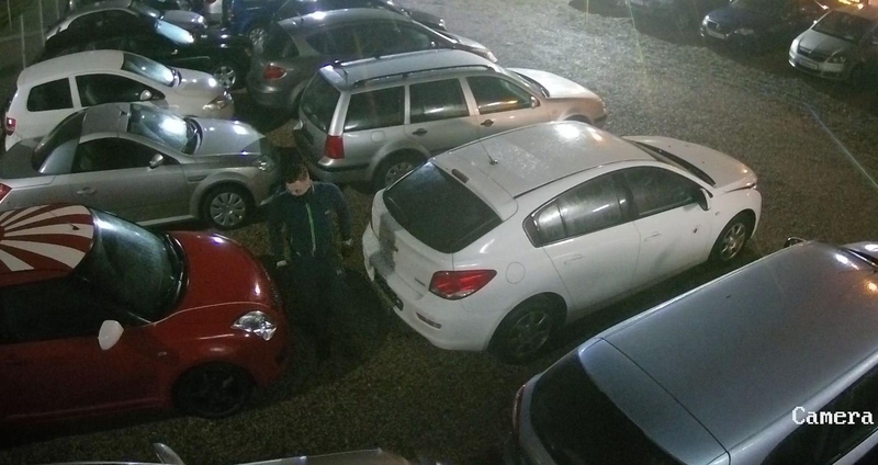 Kauno pareigūnai vis dar ieško automobilio dalių vagies: gal atpažįstate šį vyrą?