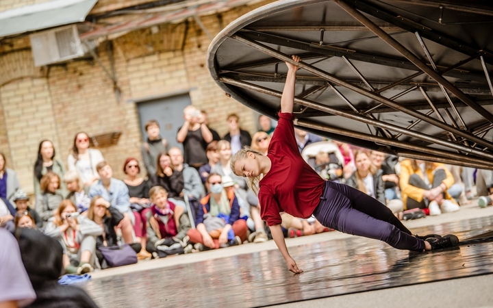 Tarptautinis gatvės teatro festivalis Vilnių pavers meninių žaidimų aikštele