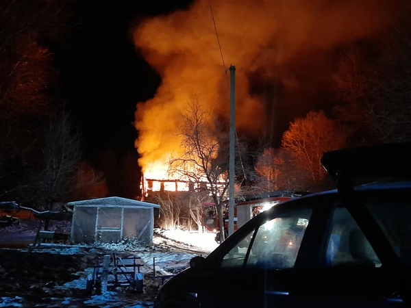 Gaisras paliko šeimą be namų: ugnis suvalgė viską, ką per 26 santuokos metus susikūrėme