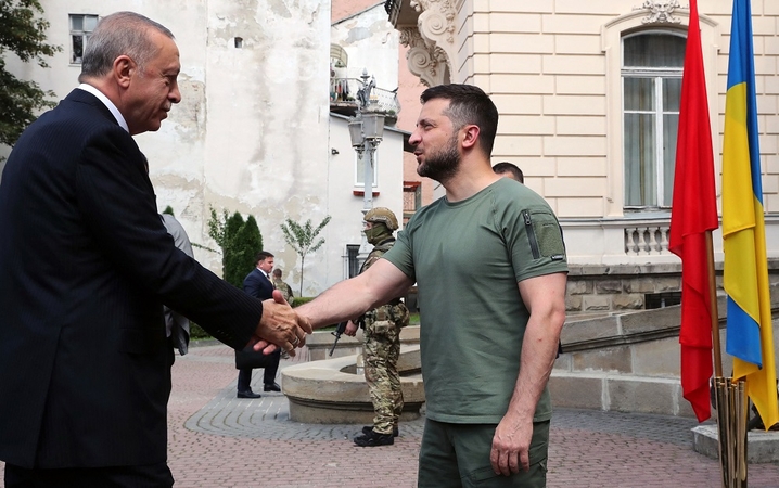 Karas: Turkija pažadėjo padėti atkurti Ukrainą – šalys pasirašė memorandumą