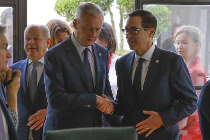 Prancūzijoje G7 ministrai susitarė apmokestinti „Facebook“ ir „Google“ 