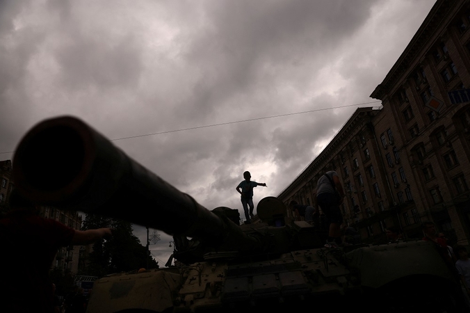 Tyrimas: vis daugiau lietuvių ima nusivilti valdžios, ES atsaku į Rusijos karą Ukrainoje