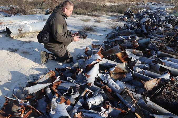 JAV žvalgyba demaskavo Rusijos taktiką: mulkina Ukrainą apgaulingomis atakomis, nes turi kitą tikslą