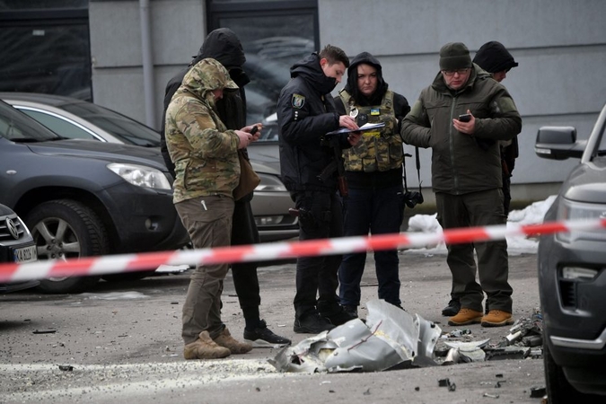Ukraina teigia atrėmusi naktinį Rusijos dronų išpuolį