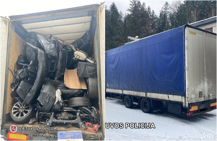Policija sulaikė puspriekabę su vogtomis automobilių dalimis už dešimtis tūkstančių eurų