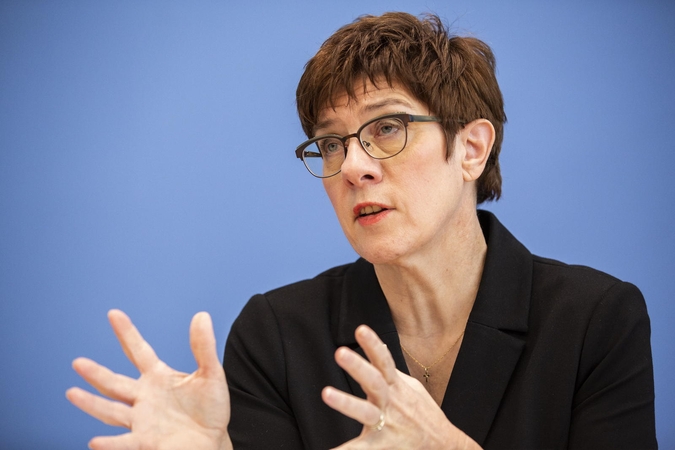 Vokietijos CDU savo lyderio rinkimus greičiausiai atidės iki gruodžio