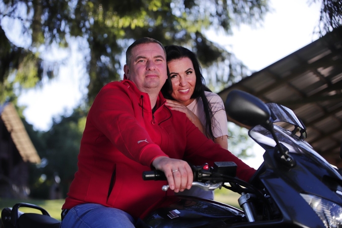 Atlikėjas T. Bagdonavičius pristato dainą „Jūra nuoga“