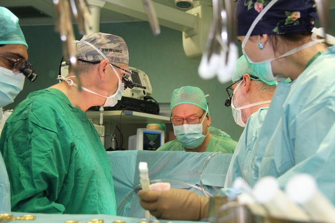 Garsus angiochirurgas domisi kauniečių metodikomis