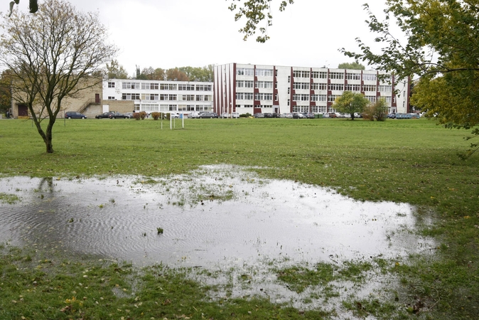 Apmaudas: klaipėdiečiams įgriso matyti nuolat apsemiamą aikštyną.