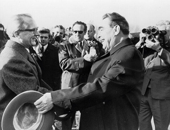 Draugystė: E.Honeckeris (kairėje) buvo laukiamas svečias Sovietų Sąjungoje.
