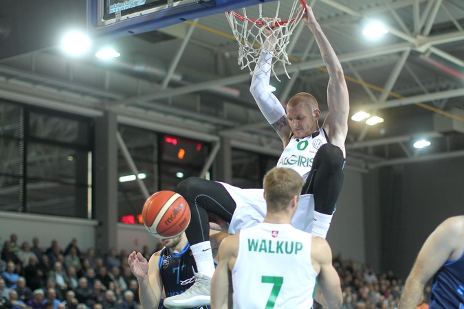 „Žalgirio“ krepšininkai iškovojo pergalę Prienuose