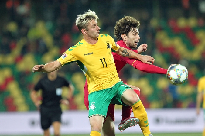 Lietuvos futbolininkai beviltiškai pralaimėjo Juodkalnijos rinktinei