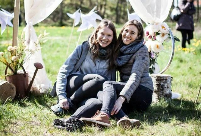 Dalyvės: šventinę Mamos dienos nuotaiką Kultūros fabrike padės sukurti renginių organizatorės Indrė ir Rūta iš „Nebijok svajoti“.