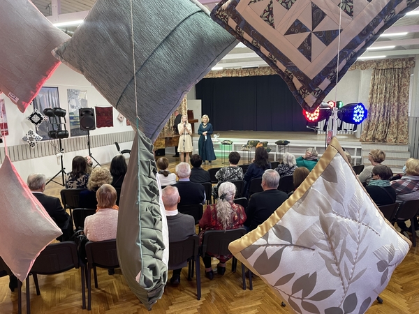 Skiautinių meistrai paliejo rudeniškų spalvų