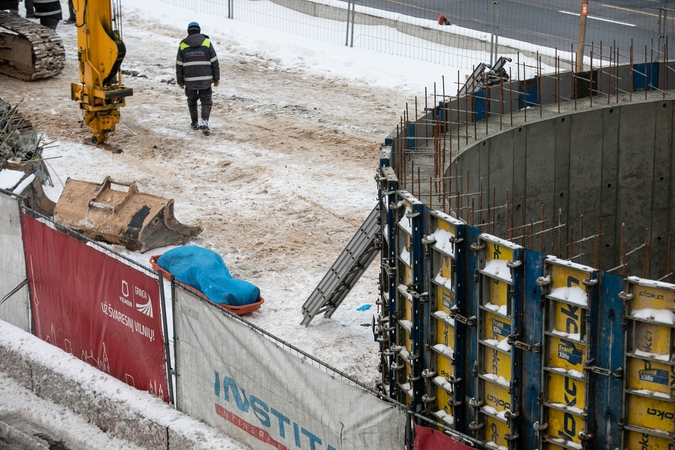 Baisi nelaimė Vilniuje: žuvo į labai gilią betonuotą duobę įkritęs žmogus