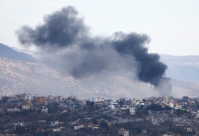 Izraelis ir „Hezbollah“ keičiasi išpuoliais: žuvo ir atstovas spaudai