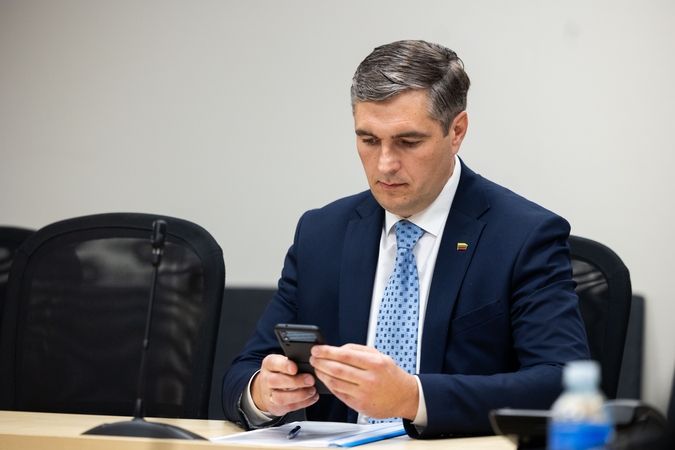Parlamentarai neleido patraukti Dudėno baudžiamojon atsakomybėn „čekiukų“ byloje (papildyta)