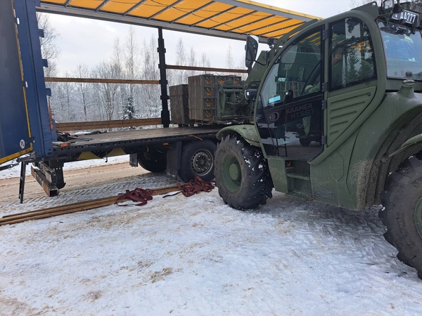 Lietuva perdavė Ukrainai naują karinės paramos krovinį: šovinių ir šaudmenų