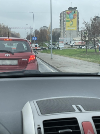 Netoli „Megos“ – avarija: vairuotojai medikų pagalbos atsisakė