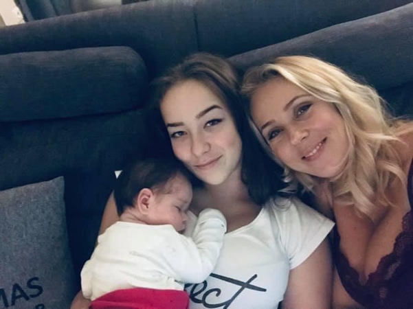 Ineta Stasiulytė (dešinėje) su dukromis Upe ir Marija